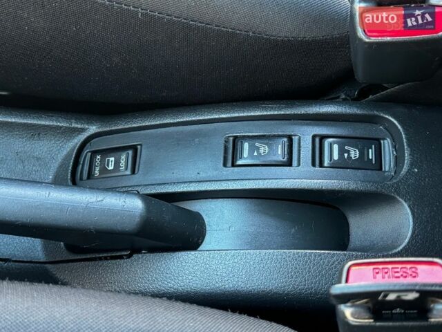 Черный Ниссан Ноут, объемом двигателя 1.6 л и пробегом 200 тыс. км за 5999 $, фото 64 на Automoto.ua