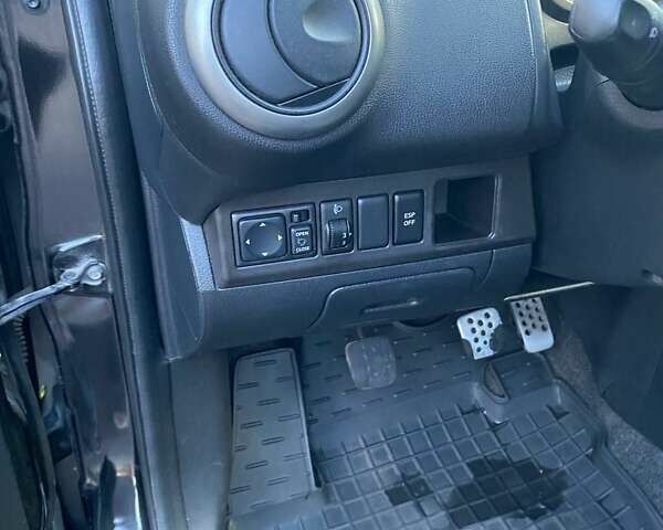 Чорний Ніссан Ноут, об'ємом двигуна 1.6 л та пробігом 100 тис. км за 6300 $, фото 6 на Automoto.ua