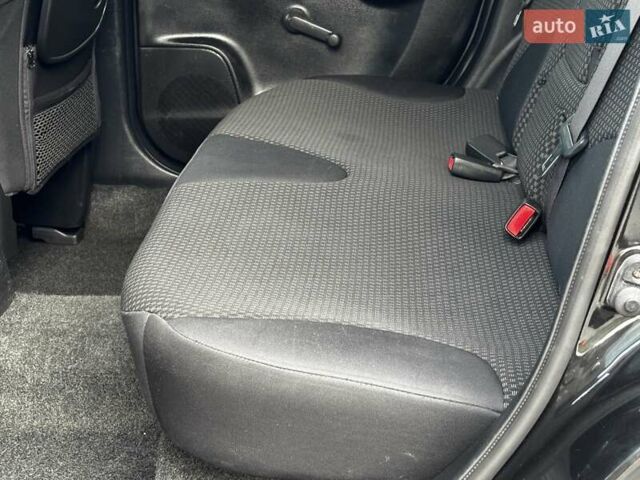 Черный Ниссан Ноут, объемом двигателя 1.6 л и пробегом 200 тыс. км за 6150 $, фото 108 на Automoto.ua