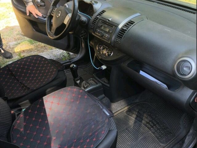 Черный Ниссан Ноут, объемом двигателя 1.6 л и пробегом 200 тыс. км за 4300 $, фото 3 на Automoto.ua