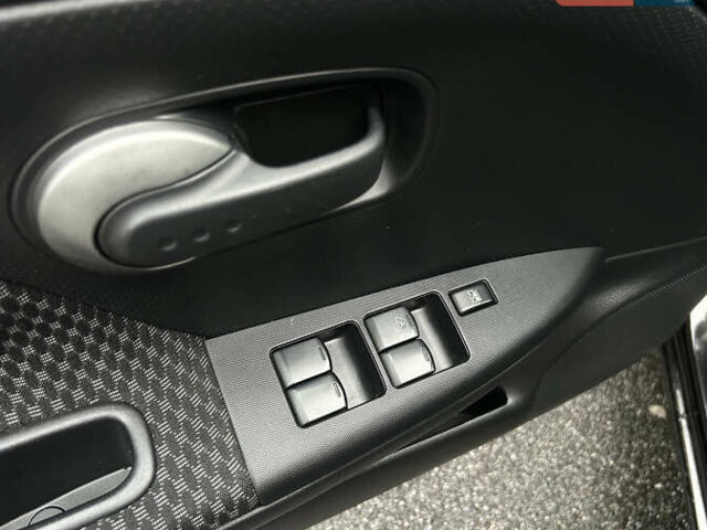 Чорний Ніссан Ноут, об'ємом двигуна 1.6 л та пробігом 192 тис. км за 5690 $, фото 44 на Automoto.ua