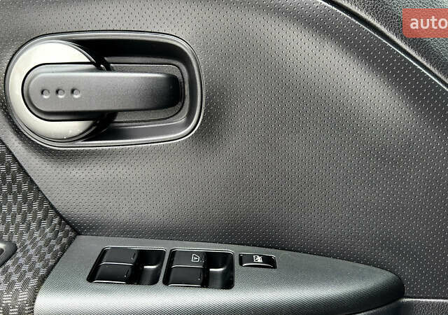 Черный Ниссан Ноут, объемом двигателя 1.4 л и пробегом 156 тыс. км за 5649 $, фото 51 на Automoto.ua