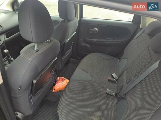 Черный Ниссан Ноут, объемом двигателя 1.4 л и пробегом 186 тыс. км за 5400 $, фото 8 на Automoto.ua