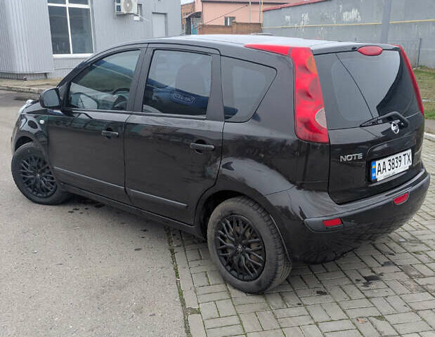 Чорний Ніссан Ноут, об'ємом двигуна 1.4 л та пробігом 263 тис. км за 4400 $, фото 3 на Automoto.ua