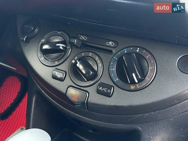 Черный Ниссан Ноут, объемом двигателя 1.6 л и пробегом 200 тыс. км за 6150 $, фото 93 на Automoto.ua