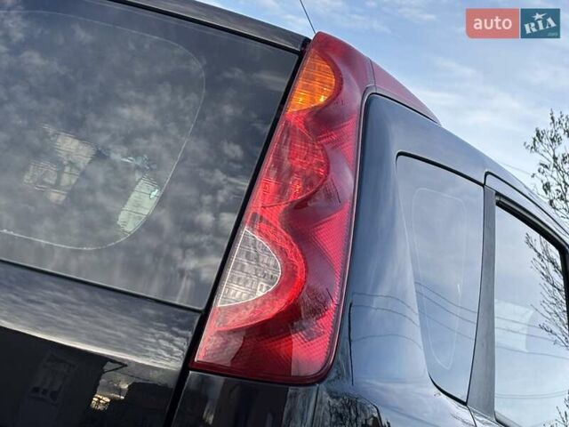 Чорний Ніссан Ноут, об'ємом двигуна 1.6 л та пробігом 200 тис. км за 6150 $, фото 62 на Automoto.ua