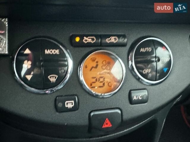 Черный Ниссан Ноут, объемом двигателя 1.6 л и пробегом 193 тыс. км за 5100 $, фото 17 на Automoto.ua