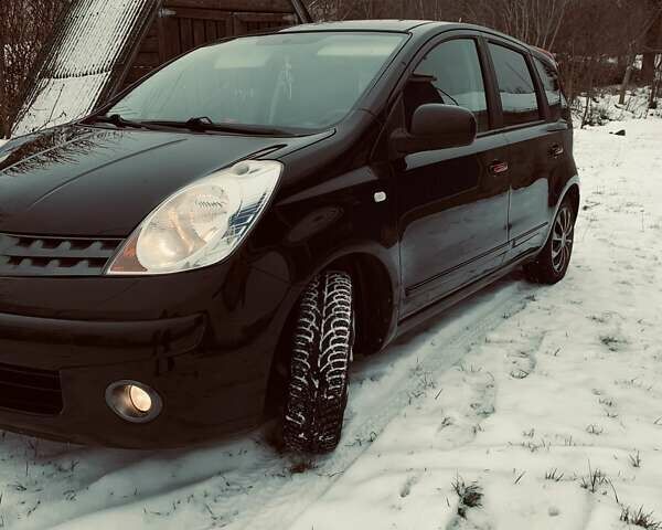 Чорний Ніссан Ноут, об'ємом двигуна 1.39 л та пробігом 205 тис. км за 5600 $, фото 1 на Automoto.ua