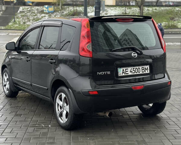 Черный Ниссан Ноут, объемом двигателя 1.6 л и пробегом 176 тыс. км за 5600 $, фото 2 на Automoto.ua