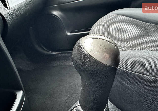 Черный Ниссан Ноут, объемом двигателя 1.4 л и пробегом 156 тыс. км за 5649 $, фото 44 на Automoto.ua