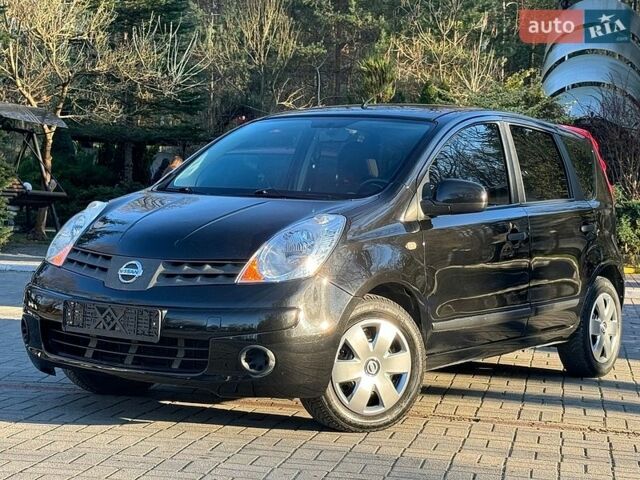 Черный Ниссан Ноут, объемом двигателя 1.6 л и пробегом 200 тыс. км за 5900 $, фото 1 на Automoto.ua