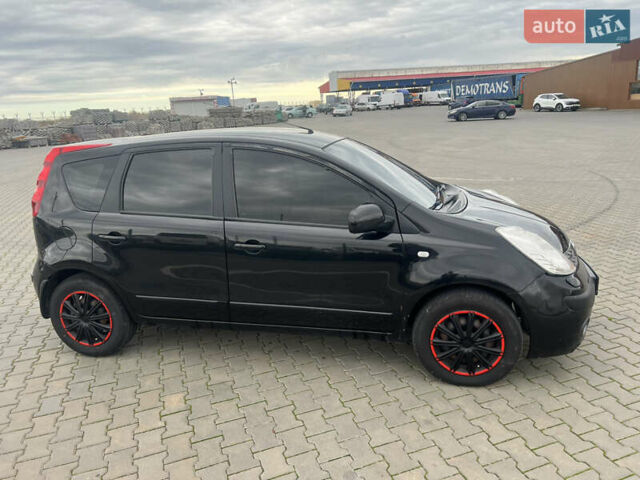 Черный Ниссан Ноут, объемом двигателя 1.6 л и пробегом 191 тыс. км за 5200 $, фото 3 на Automoto.ua