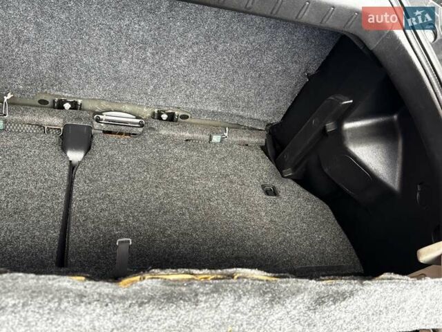 Черный Ниссан Ноут, объемом двигателя 1.6 л и пробегом 200 тыс. км за 6150 $, фото 111 на Automoto.ua