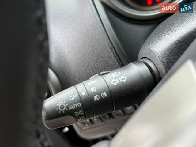 Чорний Ніссан Ноут, об'ємом двигуна 1.6 л та пробігом 194 тис. км за 6000 $, фото 61 на Automoto.ua