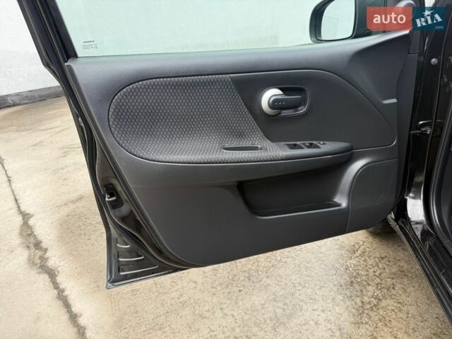 Чорний Ніссан Ноут, об'ємом двигуна 1.6 л та пробігом 194 тис. км за 6000 $, фото 41 на Automoto.ua