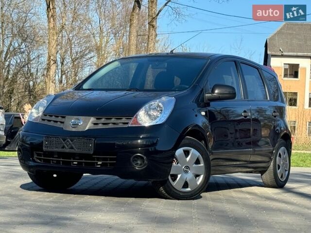 Черный Ниссан Ноут, объемом двигателя 1.6 л и пробегом 200 тыс. км за 5999 $, фото 3 на Automoto.ua