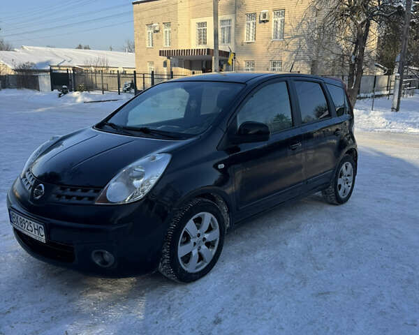 Черный Ниссан Ноут, объемом двигателя 1.6 л и пробегом 268 тыс. км за 5300 $, фото 2 на Automoto.ua