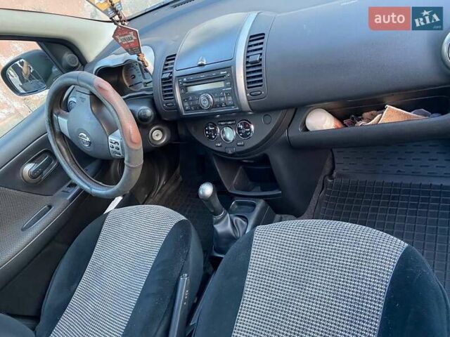 Чорний Ніссан Ноут, об'ємом двигуна 1.6 л та пробігом 100 тис. км за 6300 $, фото 3 на Automoto.ua