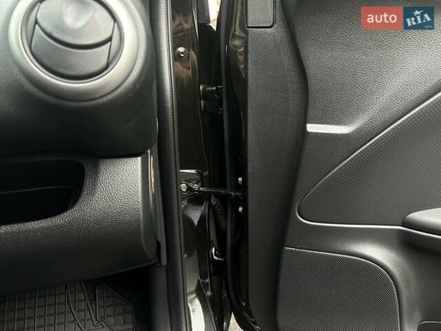 Чорний Ніссан Ноут, об'ємом двигуна 1.6 л та пробігом 192 тис. км за 5690 $, фото 60 на Automoto.ua