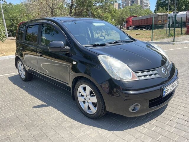 Черный Ниссан Ноут, объемом двигателя 1.6 л и пробегом 175 тыс. км за 5700 $, фото 2 на Automoto.ua