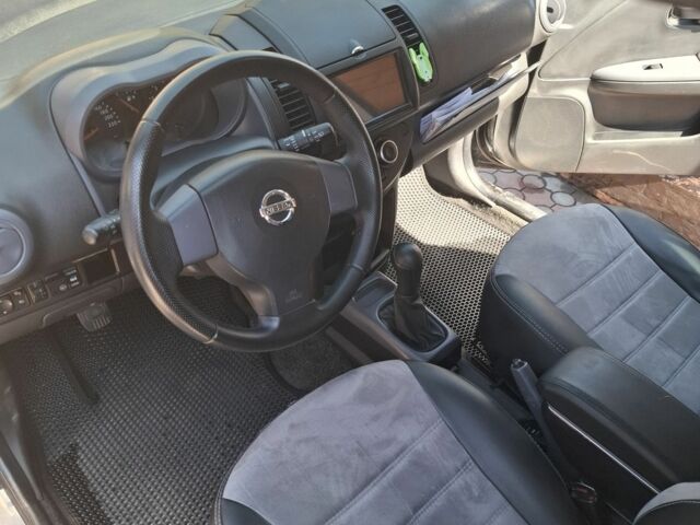 Черный Ниссан Ноут, объемом двигателя 1.4 л и пробегом 300 тыс. км за 4500 $, фото 4 на Automoto.ua