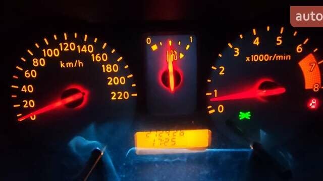 Черный Ниссан Ноут, объемом двигателя 1.6 л и пробегом 212 тыс. км за 5999 $, фото 5 на Automoto.ua