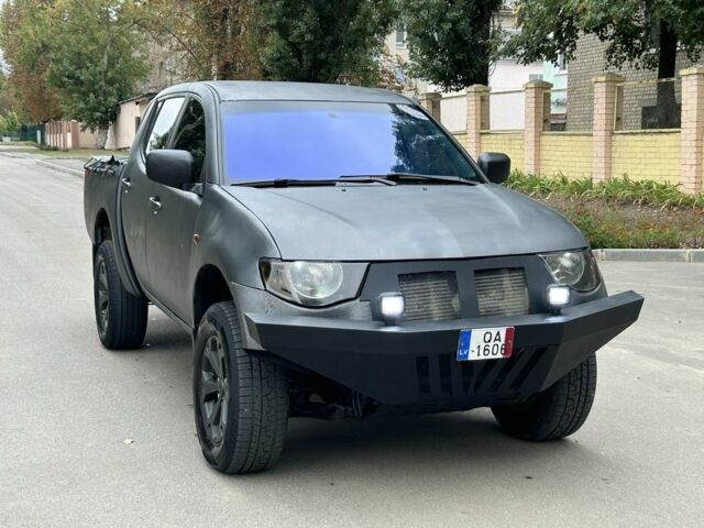 Черный Ниссан Ноут, объемом двигателя 0 л и пробегом 300 тыс. км за 3310 $, фото 8 на Automoto.ua