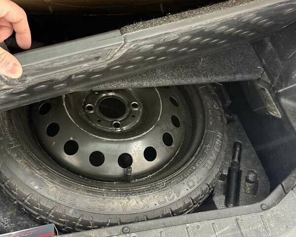 Чорний Ніссан Ноут, об'ємом двигуна 1.6 л та пробігом 288 тис. км за 5500 $, фото 13 на Automoto.ua