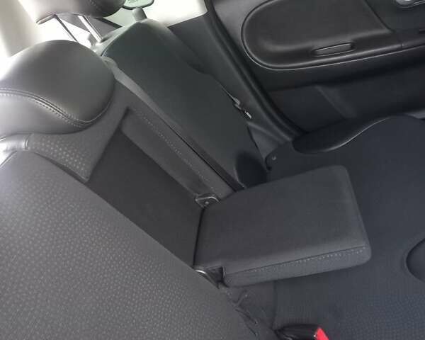 Чорний Ніссан Ноут, об'ємом двигуна 1.4 л та пробігом 140 тис. км за 6500 $, фото 10 на Automoto.ua