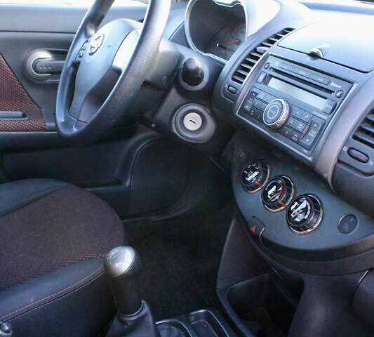 Чорний Ніссан Ноут, об'ємом двигуна 1.4 л та пробігом 190 тис. км за 4500 $, фото 11 на Automoto.ua