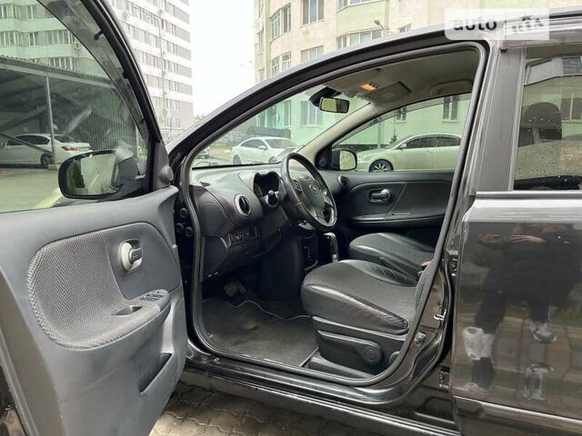 Чорний Ніссан Ноут, об'ємом двигуна 1.6 л та пробігом 230 тис. км за 6300 $, фото 4 на Automoto.ua