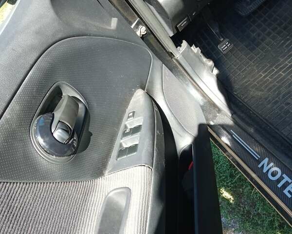 Черный Ниссан Ноут, объемом двигателя 1.5 л и пробегом 127 тыс. км за 6600 $, фото 8 на Automoto.ua