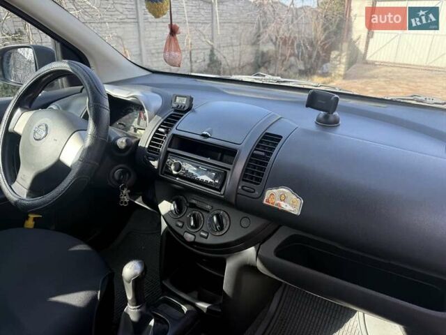 Чорний Ніссан Ноут, об'ємом двигуна 1.4 л та пробігом 83 тис. км за 5700 $, фото 4 на Automoto.ua