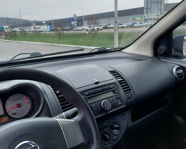 Черный Ниссан Ноут, объемом двигателя 1.39 л и пробегом 230 тыс. км за 5000 $, фото 5 на Automoto.ua