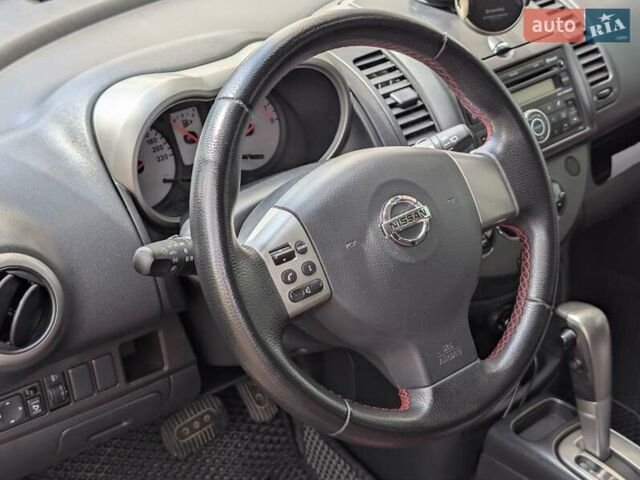 Черный Ниссан Ноут, объемом двигателя 1.6 л и пробегом 167 тыс. км за 6900 $, фото 2 на Automoto.ua