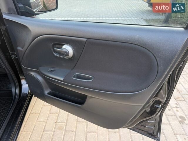 Черный Ниссан Ноут, объемом двигателя 1.6 л и пробегом 164 тыс. км за 4600 $, фото 39 на Automoto.ua