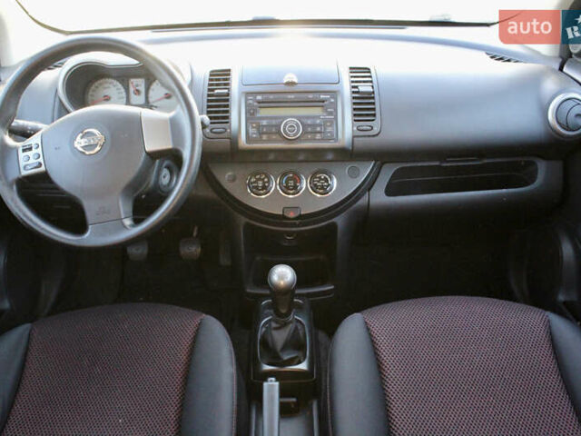 Чорний Ніссан Ноут, об'ємом двигуна 1.4 л та пробігом 190 тис. км за 4500 $, фото 16 на Automoto.ua