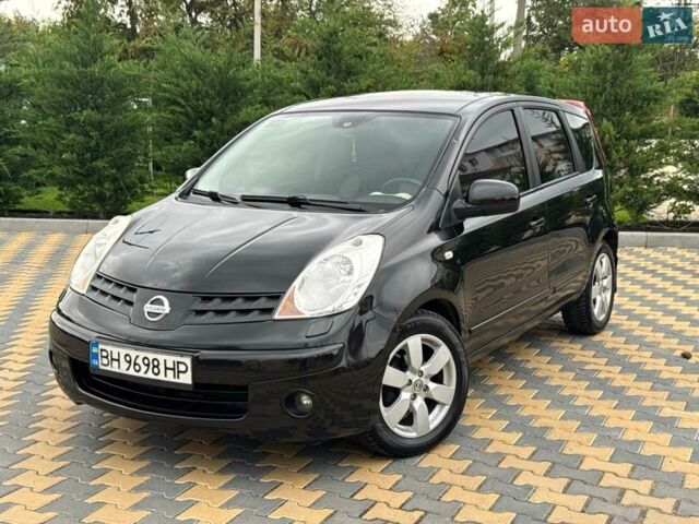 Чорний Ніссан Ноут, об'ємом двигуна 1.6 л та пробігом 185 тис. км за 6500 $, фото 7 на Automoto.ua