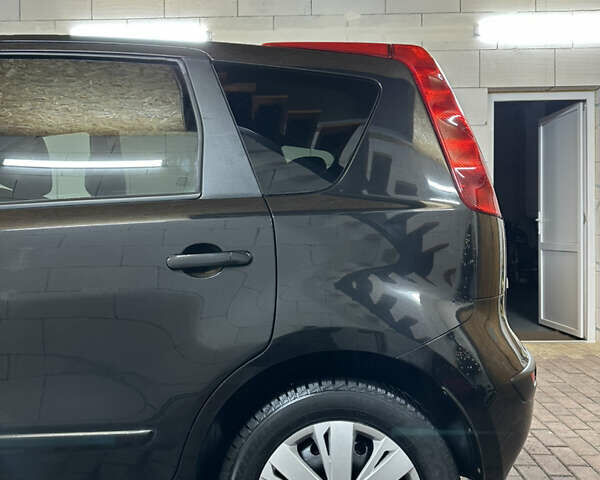 Чорний Ніссан Ноут, об'ємом двигуна 1.6 л та пробігом 200 тис. км за 5750 $, фото 48 на Automoto.ua