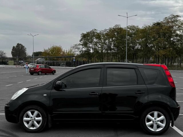 Черный Ниссан Ноут, объемом двигателя 1.6 л и пробегом 155 тыс. км за 5800 $, фото 3 на Automoto.ua