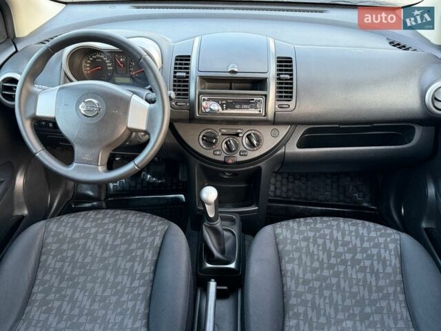 Черный Ниссан Ноут, объемом двигателя 1.6 л и пробегом 164 тыс. км за 4600 $, фото 21 на Automoto.ua