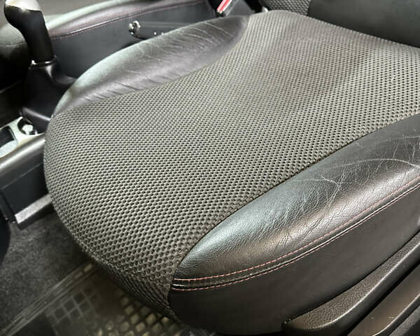 Чорний Ніссан Ноут, об'ємом двигуна 1.6 л та пробігом 200 тис. км за 5750 $, фото 24 на Automoto.ua