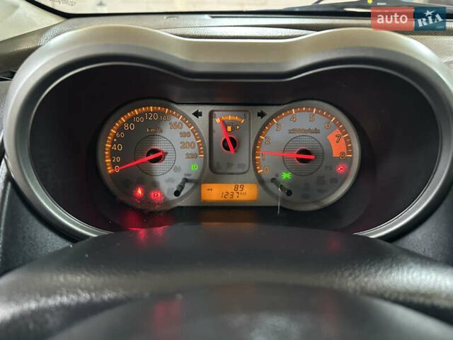 Чорний Ніссан Ноут, об'ємом двигуна 1.6 л та пробігом 200 тис. км за 5750 $, фото 33 на Automoto.ua