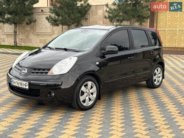 Чорний Ніссан Ноут, об'ємом двигуна 1.6 л та пробігом 185 тис. км за 6500 $, фото 6 на Automoto.ua
