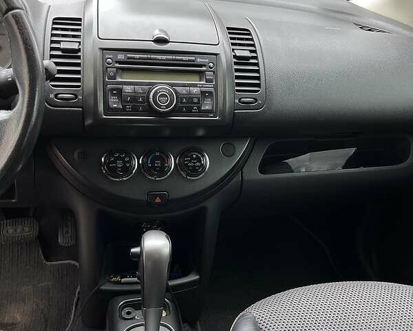 Чорний Ніссан Ноут, об'ємом двигуна 1.6 л та пробігом 230 тис. км за 6300 $, фото 5 на Automoto.ua