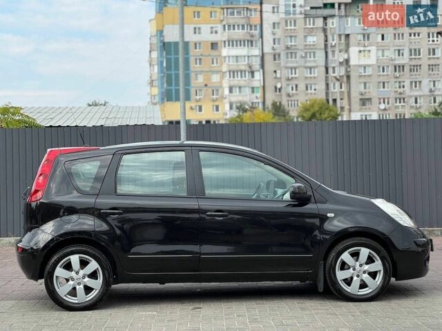Черный Ниссан Ноут, объемом двигателя 1.6 л и пробегом 109 тыс. км за 6300 $, фото 5 на Automoto.ua