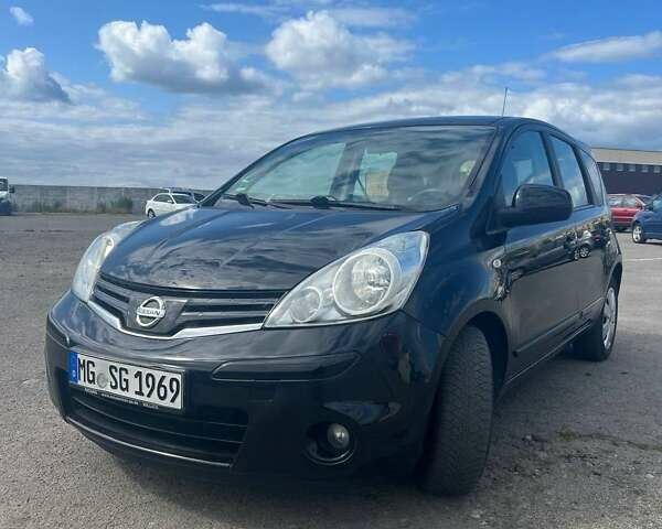 Черный Ниссан Ноут, объемом двигателя 1.39 л и пробегом 218 тыс. км за 5300 $, фото 2 на Automoto.ua