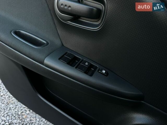 Черный Ниссан Ноут, объемом двигателя 1.39 л и пробегом 235 тыс. км за 5999 $, фото 24 на Automoto.ua