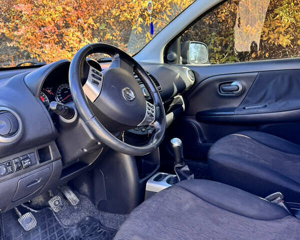 Черный Ниссан Ноут, объемом двигателя 1.4 л и пробегом 177 тыс. км за 5850 $, фото 13 на Automoto.ua