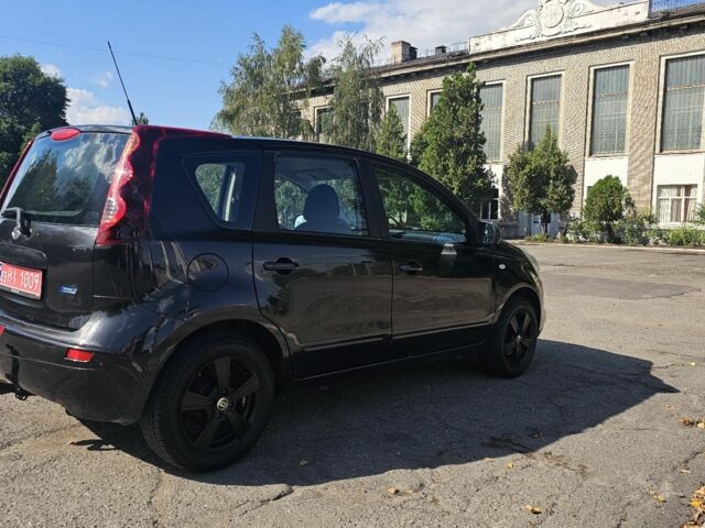Чорний Ніссан Ноут, об'ємом двигуна 1.4 л та пробігом 180 тис. км за 6100 $, фото 5 на Automoto.ua